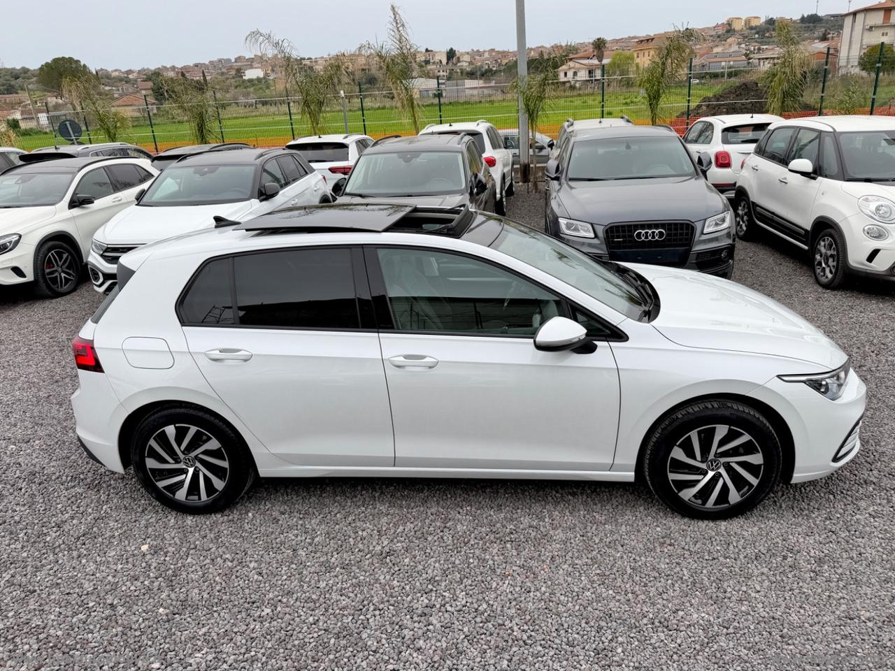 VOLKSWAGEN Golf 2.0TDI 150CV TETTO LED IQ-LIGHT NAVI RETROCAMERA