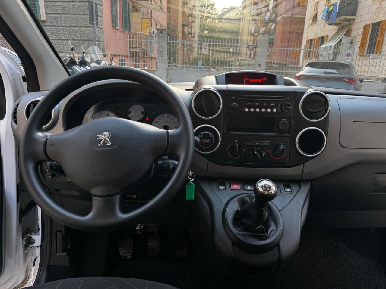 Peugeot Partner Tepee BlueHDi 100 4x4 Active Traction Control