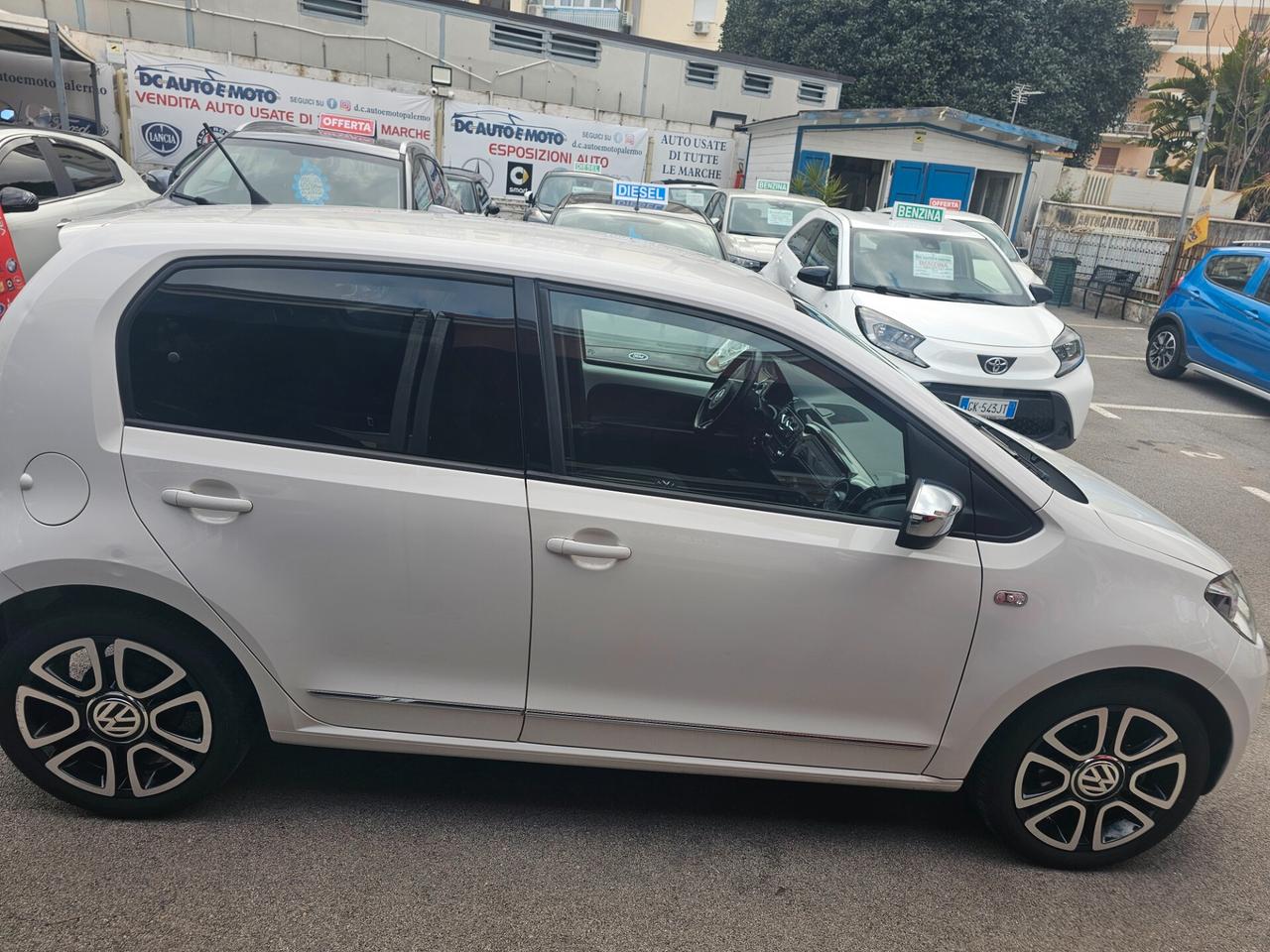 Volkswagen Up! 1.0 Benzina.75CV.Technology.2015