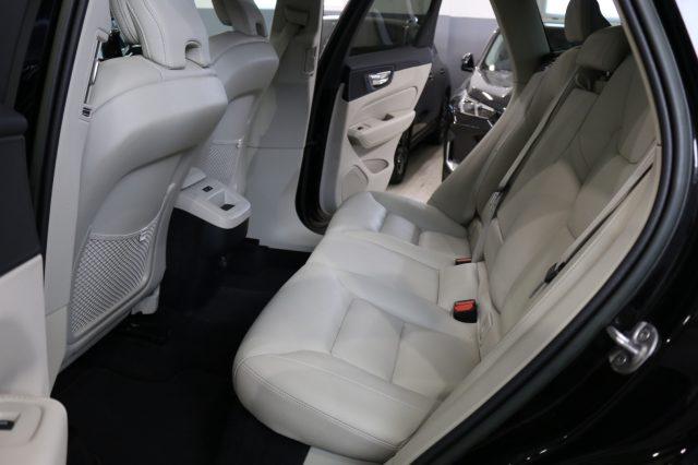 VOLVO XC60 B4 (d) AWD automatico Plus