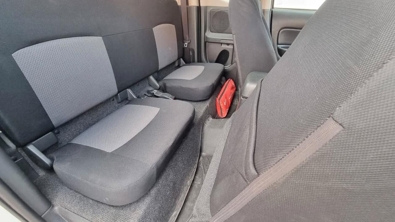 Mitsubishi L200 2.3CLUB CAB 4x4 cassone lungo