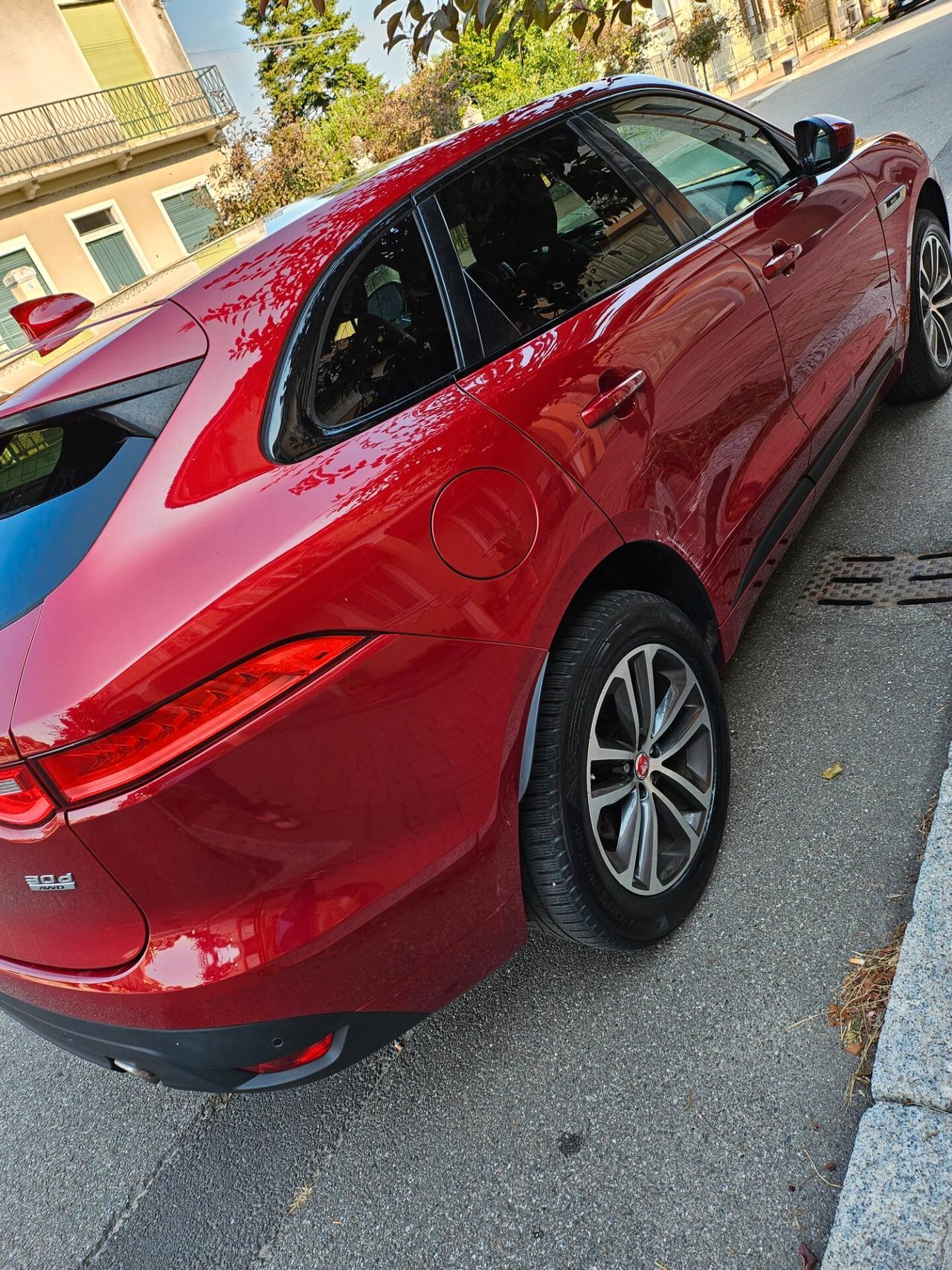 Jaguar F-Pace 3.0 D V6 300 CV AWD aut. R-Sport