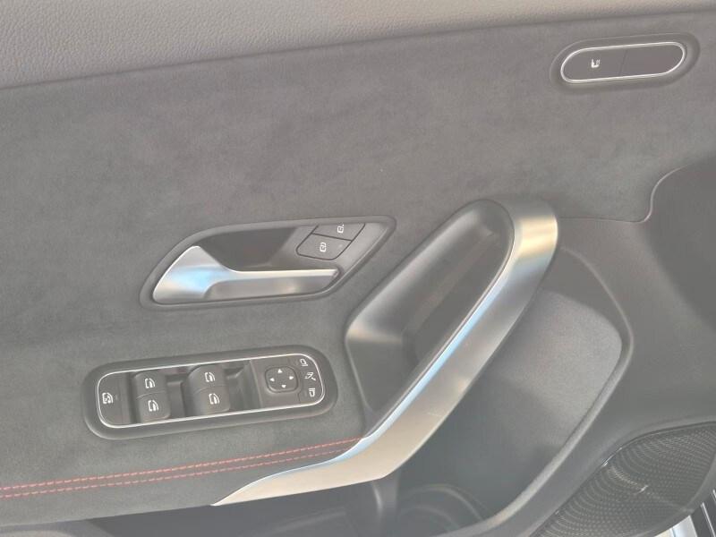 MERCEDES Classe A (W177) A 200 Automatic AM...