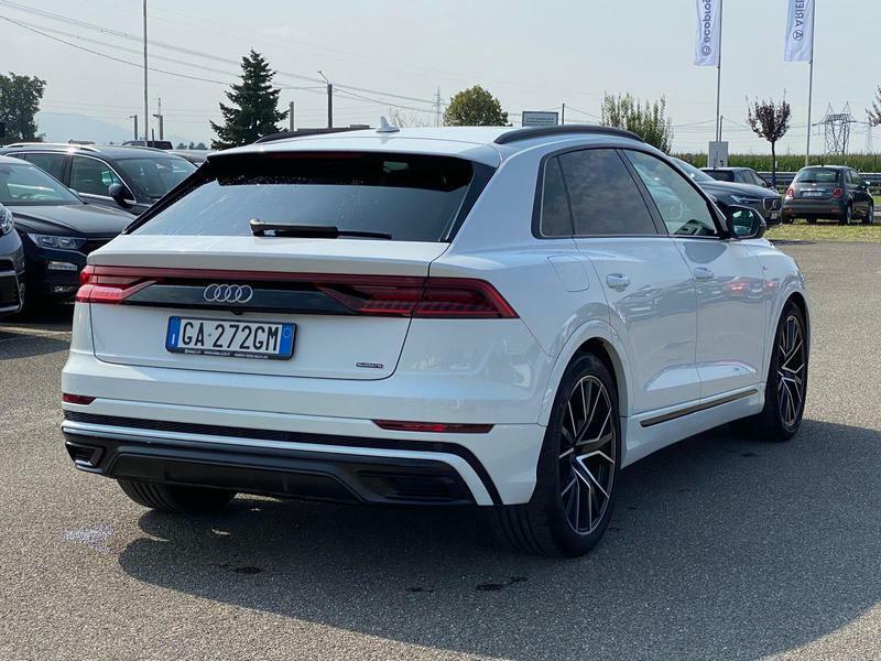 AUDI Q8 50 TDI MHEV 210kW quattro tiptronic Sport