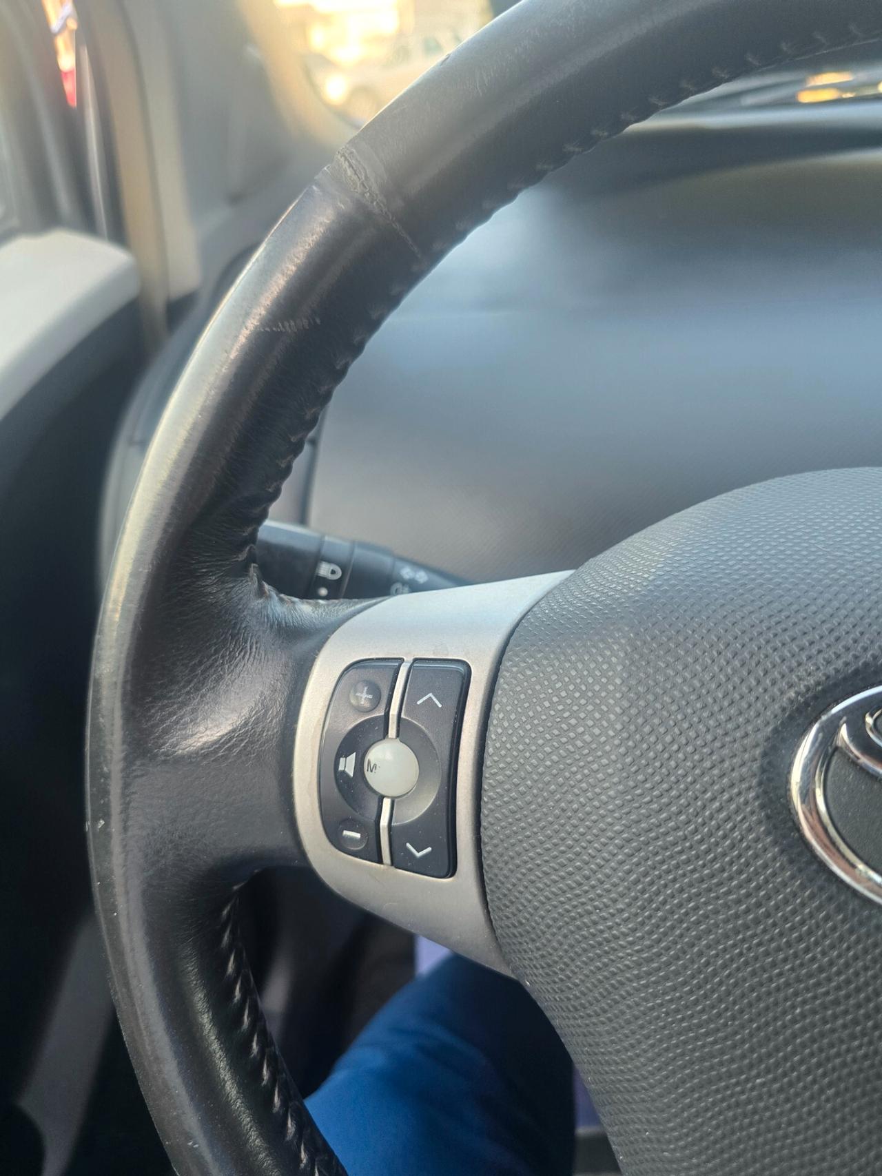 Toyota Yaris 1.0 3 porte Sol