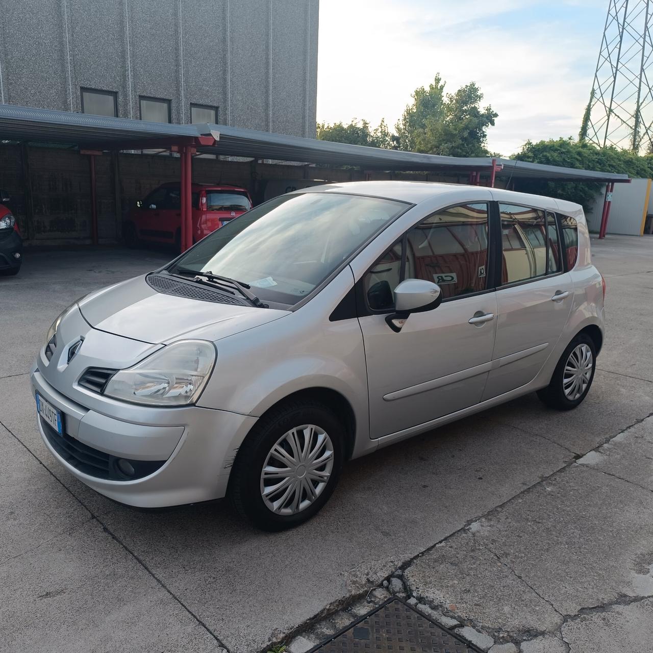 Renault Modus Grand 1.5 dCi 85CV Dynamique