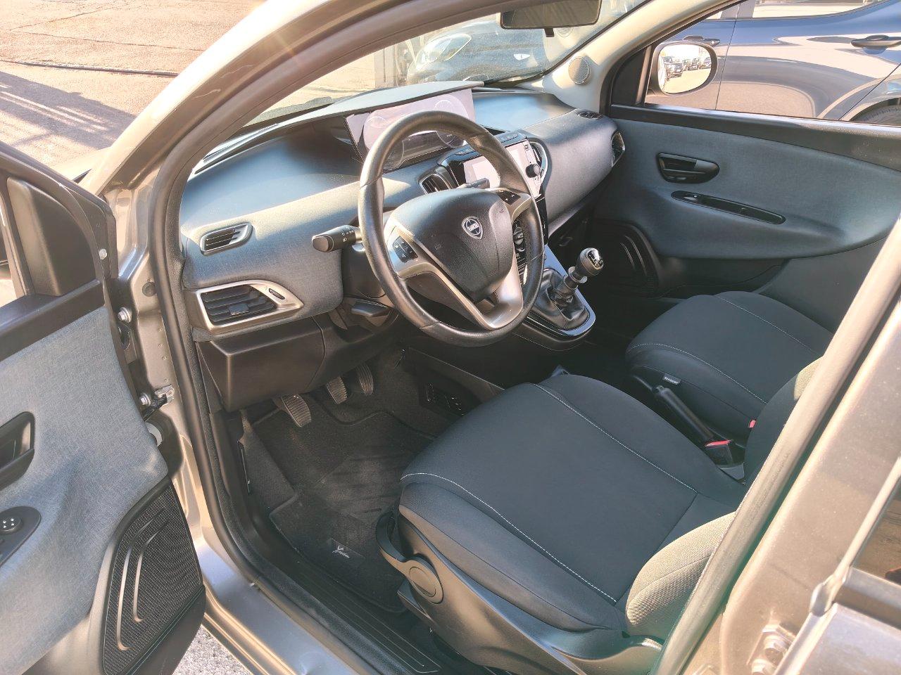 Lancia Ypsilon 1.0 firefly hybrid Gold s&s 70cv 5p.ti