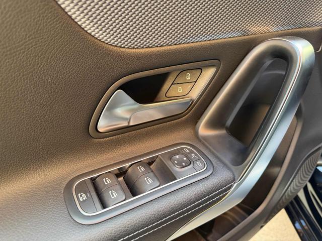 MERCEDES-BENZ A 200 d Auto Sport Night Edition KmCertif.