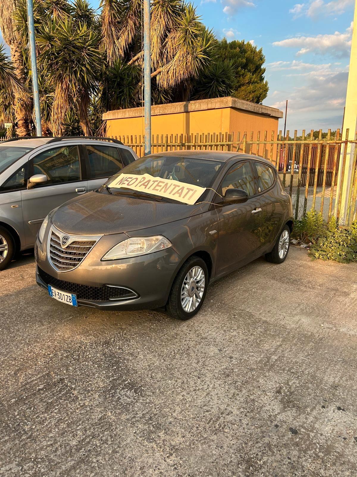 Lancia Ypsilon 1.2 69 CV 5 porte GPL Ecochic Gold