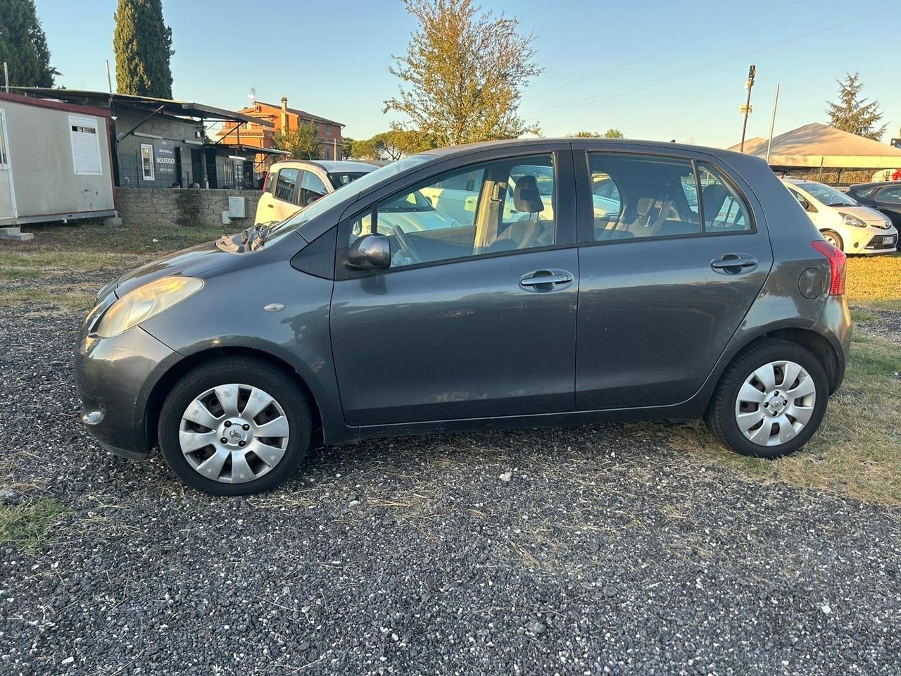Toyota Yaris 1.0 5 porte Sol