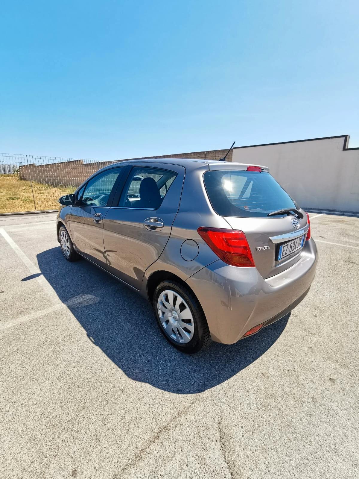 Toyota Yaris 1.0 5 porte Active - 2015