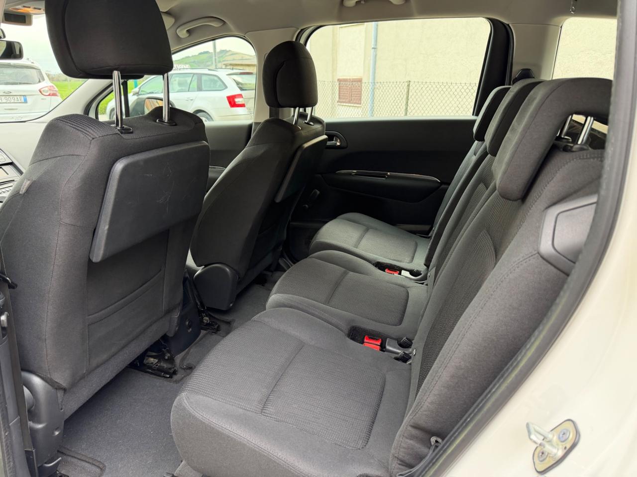 Peugeot 5008 1.6 HDi 115CV - 7 POSTI