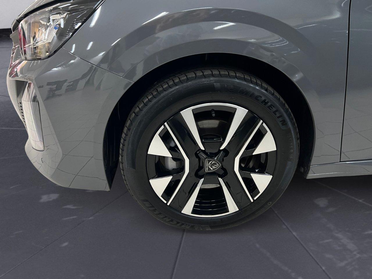 Peugeot 208 1.2 hybrid Allure 110cv e-dcs 6 KM 16.800