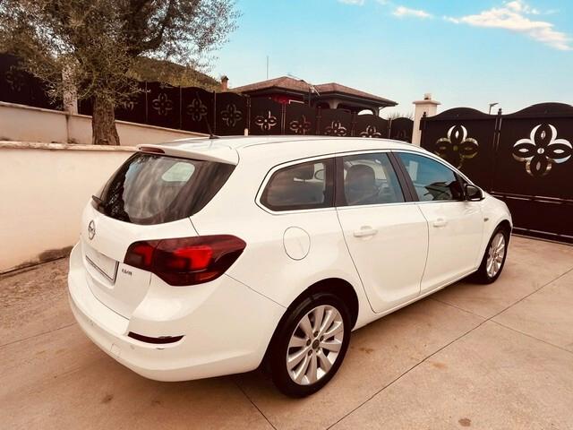 Opel Astra SW SPORTS TOURER 1.7 CDTI COSMO 110 CV 6M