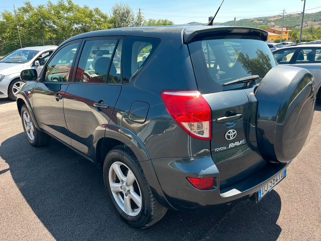 Toyota RAV 4 RAV4 2.2 D-4D 177 CV Sol Plus