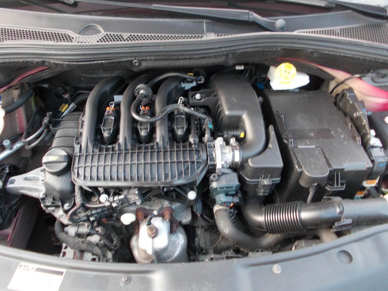 Peugeot 208-12 PureTech 5 p-KM53699-X NEOPATENTATI