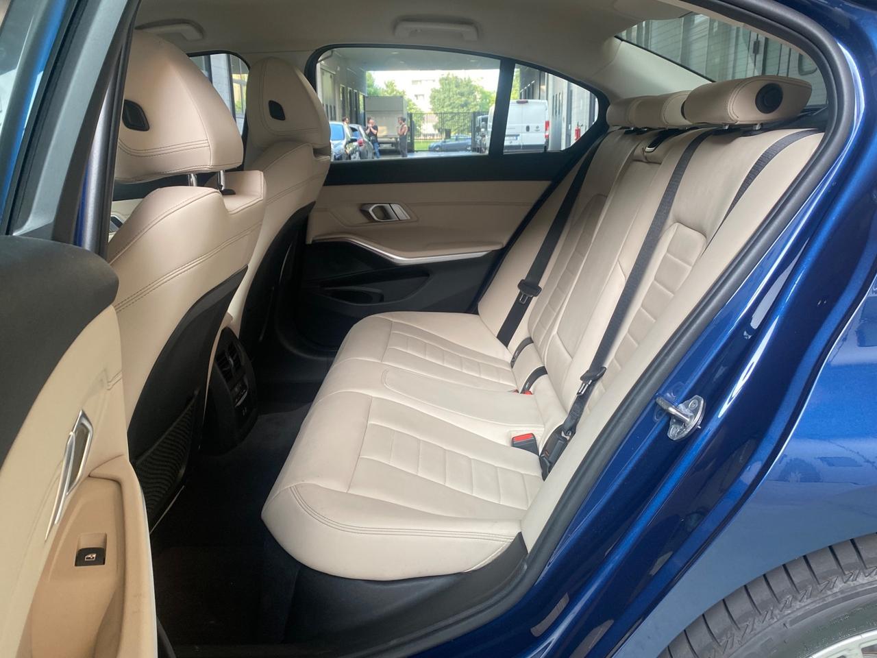 Bmw 330 330i xDrive Luxury