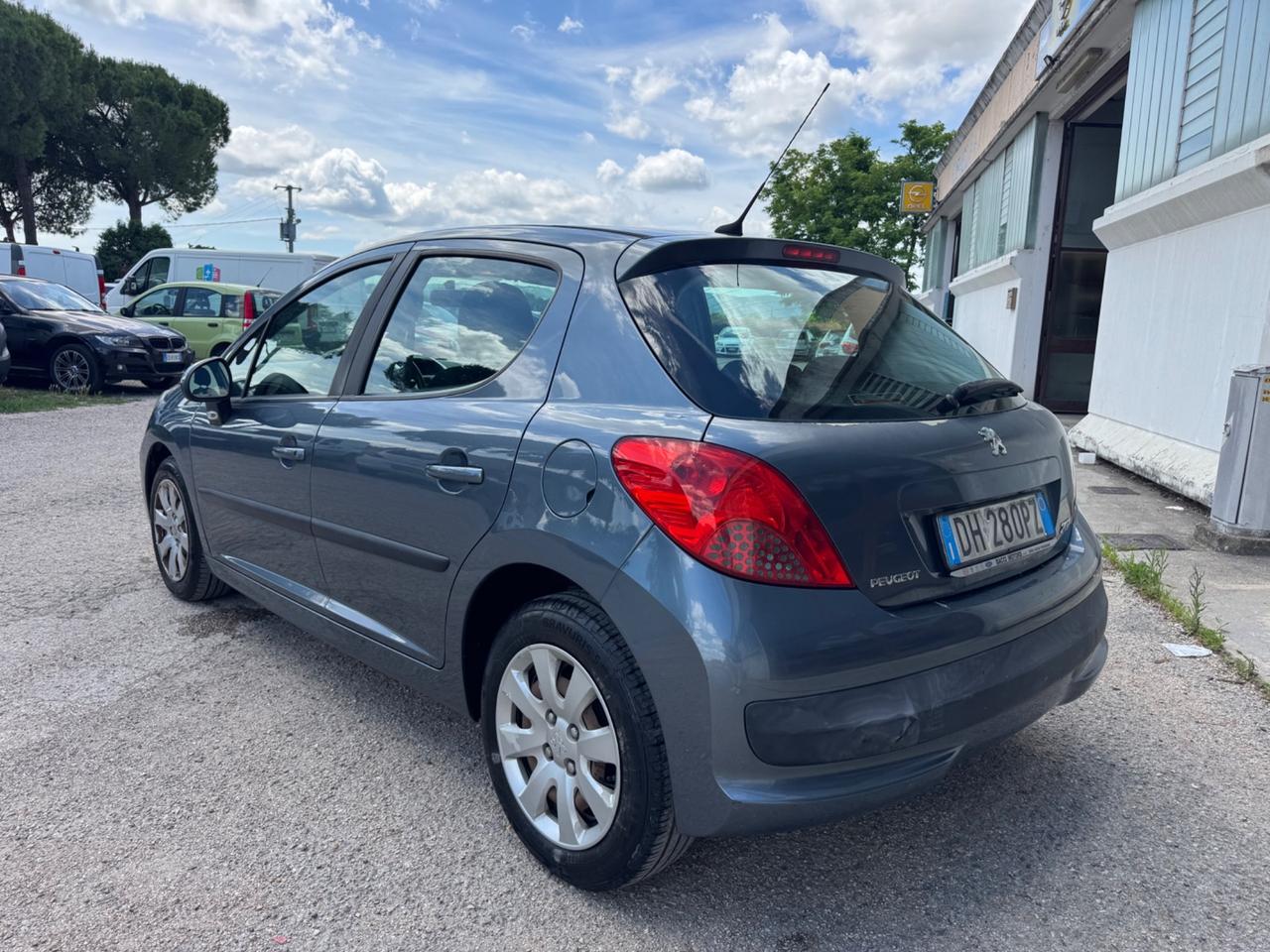 Peugeot 207 1.4 HDi 70CV 5p. ONE Line