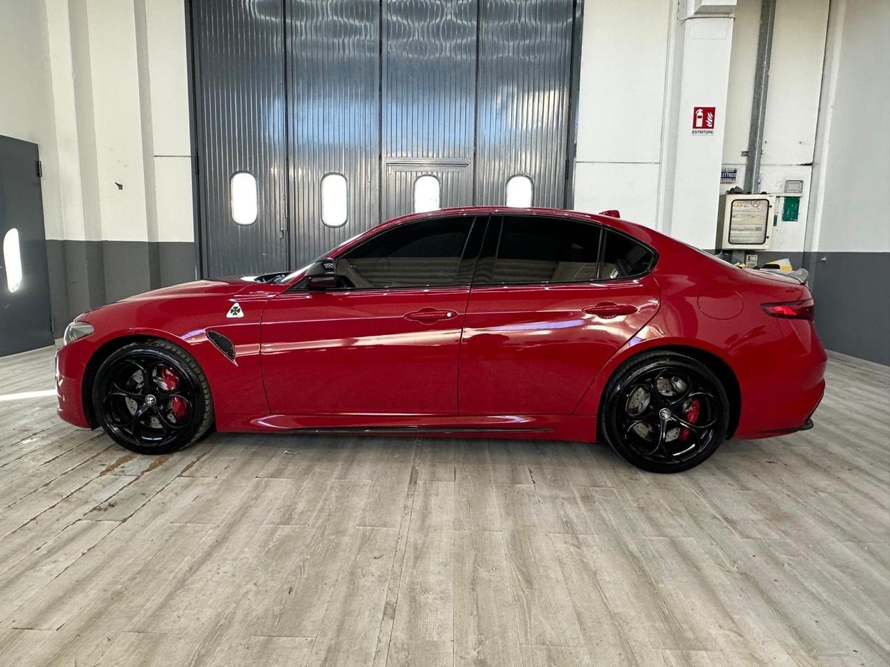 Alfa Romeo Giulia 2.9 V6 Bi-Turbo AT8 Quadrifoglio
