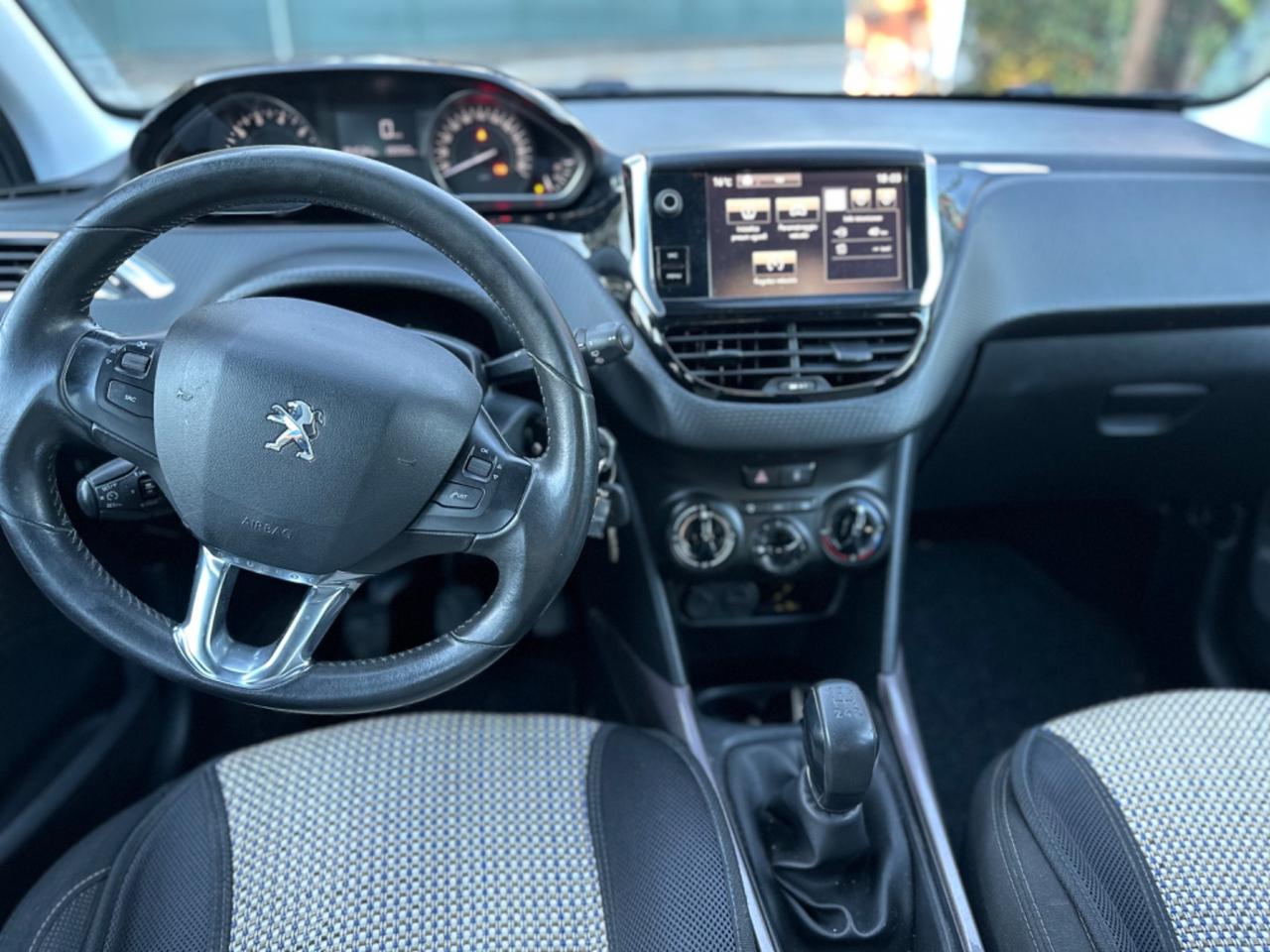 Peugeot 2008 BlueHDi 120 S&S Allure