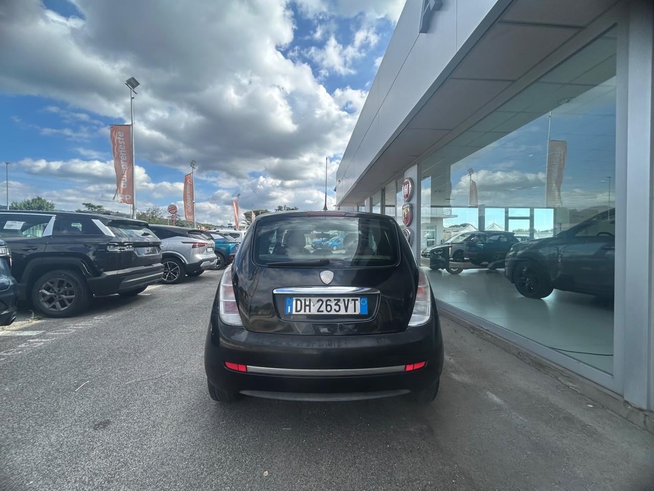 Lancia Ypsilon 1.3 MJT 75 CV Platino