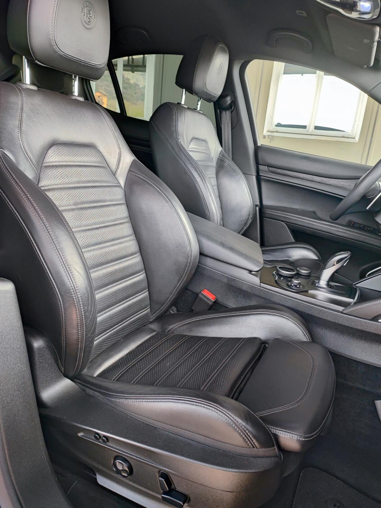 Alfa Romeo Stelvio 2.2 Turbodiesel 210 CV AT8 Q4 Super