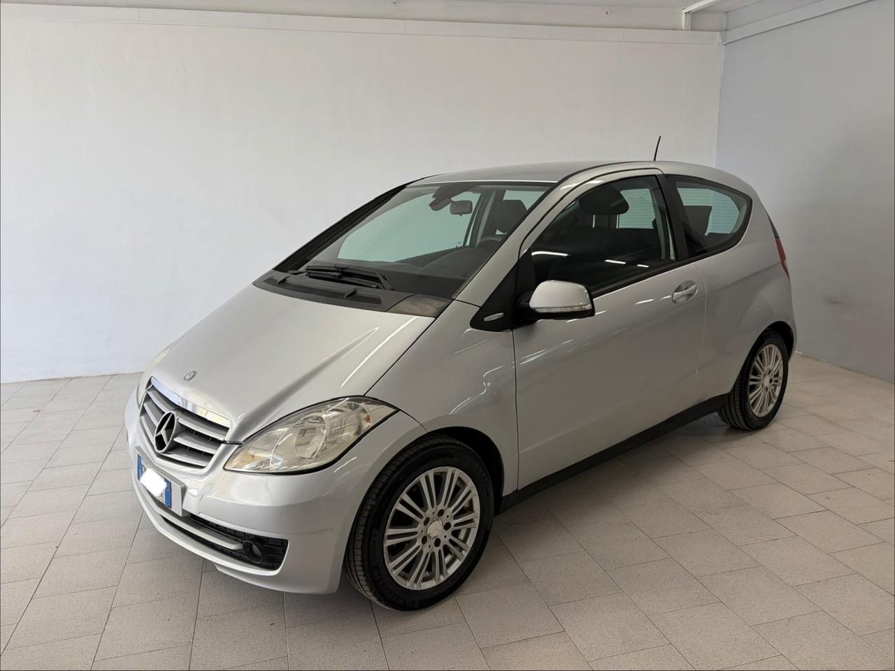 Mercedes-benz A 160 BlueEFFICIENCY Coupé Elegance