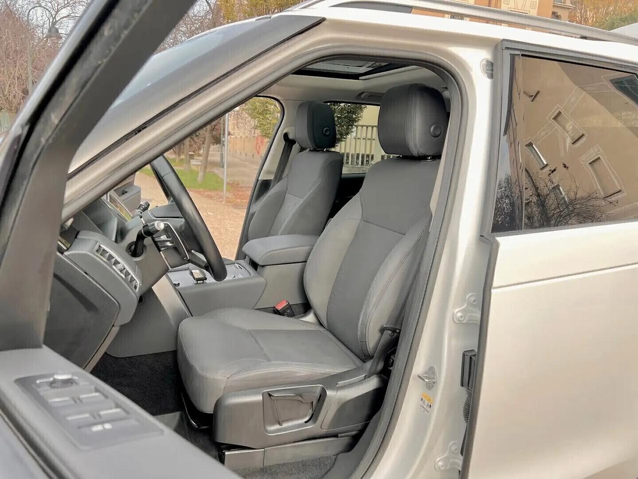 Land Rover Discovery 5 3.0 D I6 MHEV 250cv E6 aut.8 AWD 7 Posti