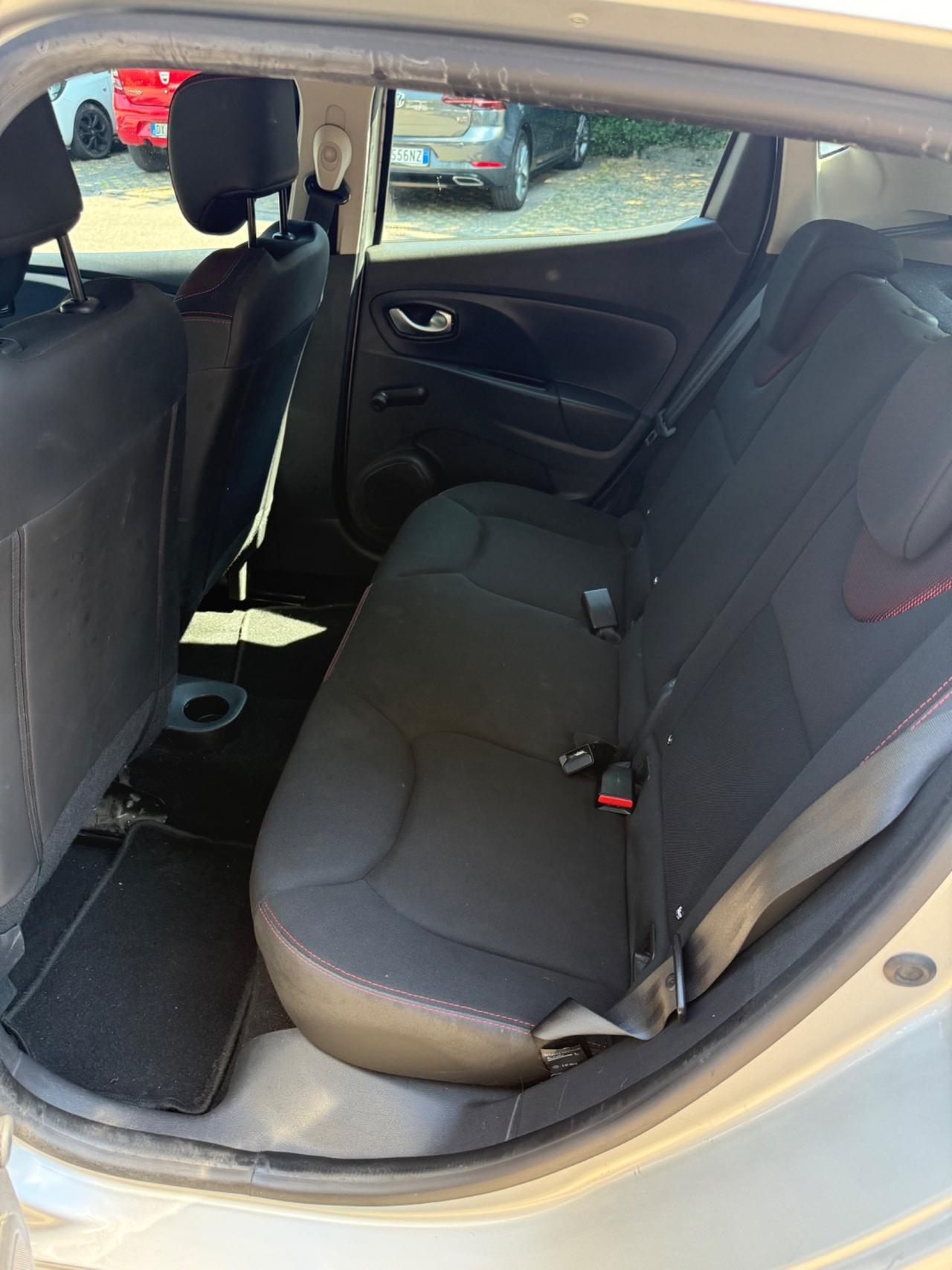 Renault Clio 1.2 75 CV 5 porte Duel