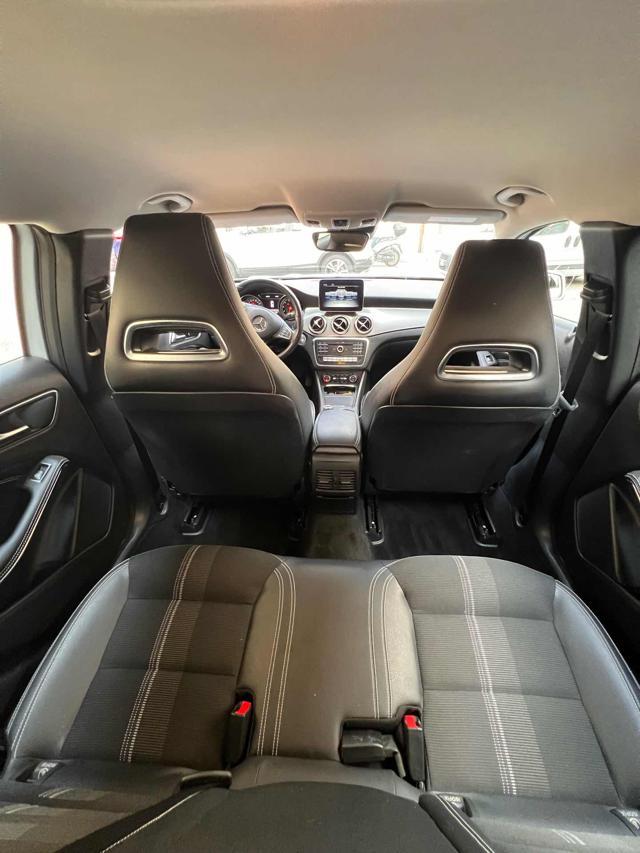 MERCEDES-BENZ GLA 180 Premium