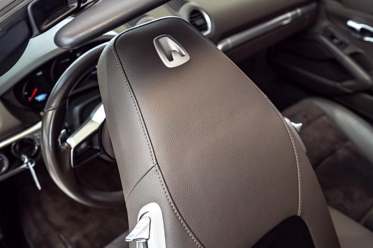 Porsche 718 Spyder Boxster 2.0