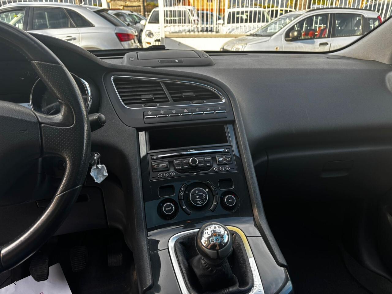 Peugeot 5008 1.6 HDi 112CV Premium