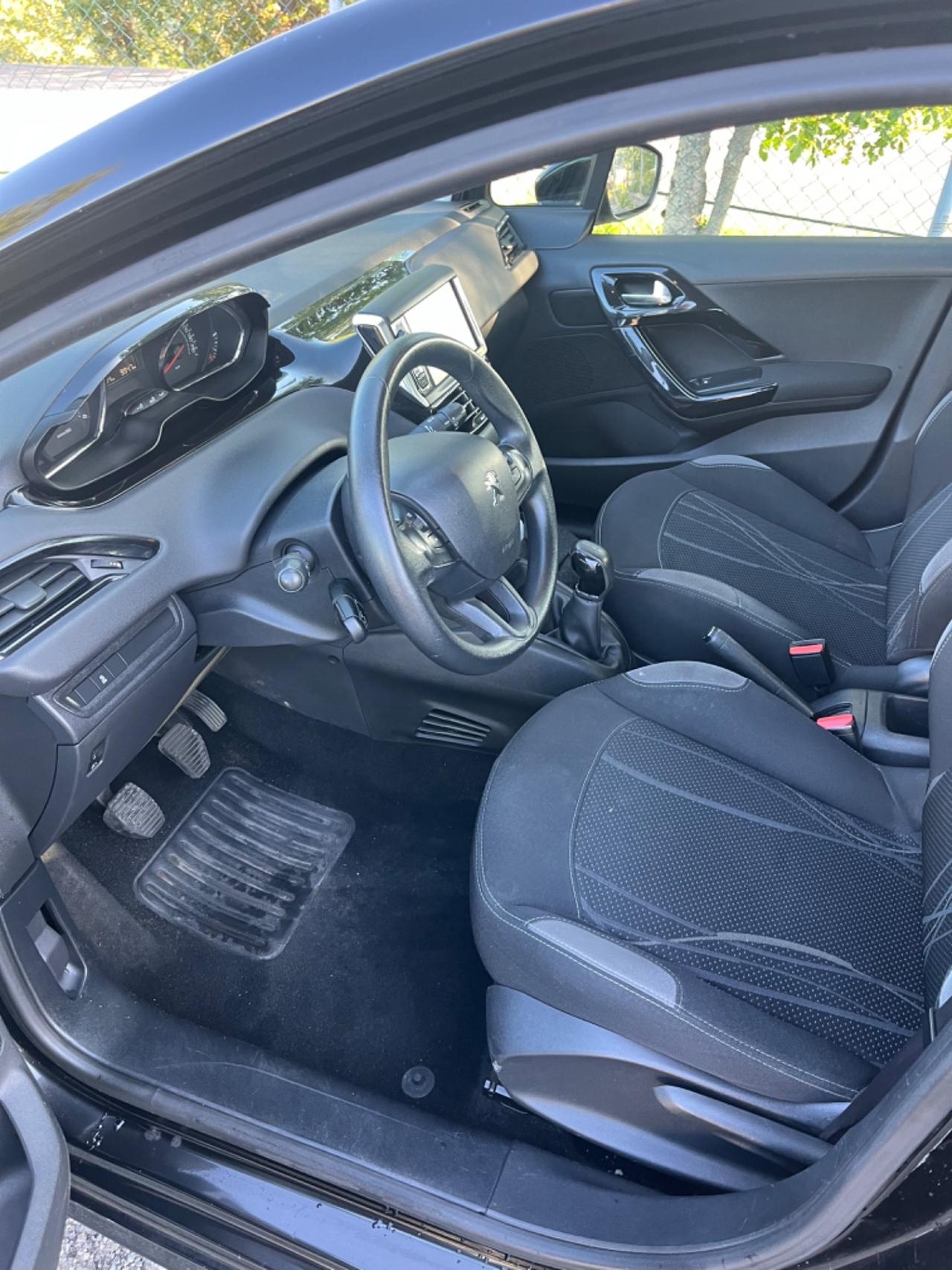 Peugeot 208 1.4 HDi 68 CV 5 porte Active