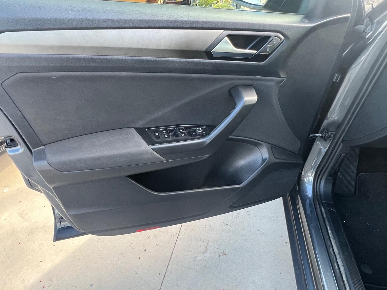 Volkswagen T-Roc 1.5 TSI DSG Business km 44000 !!! FINANZIABILE