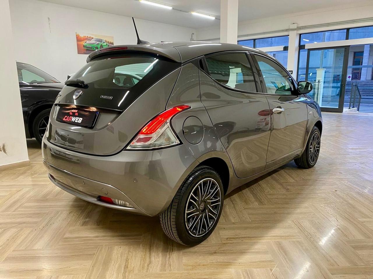 LANCIA YPSILON 70CV S&S HYBRID Gold 2022