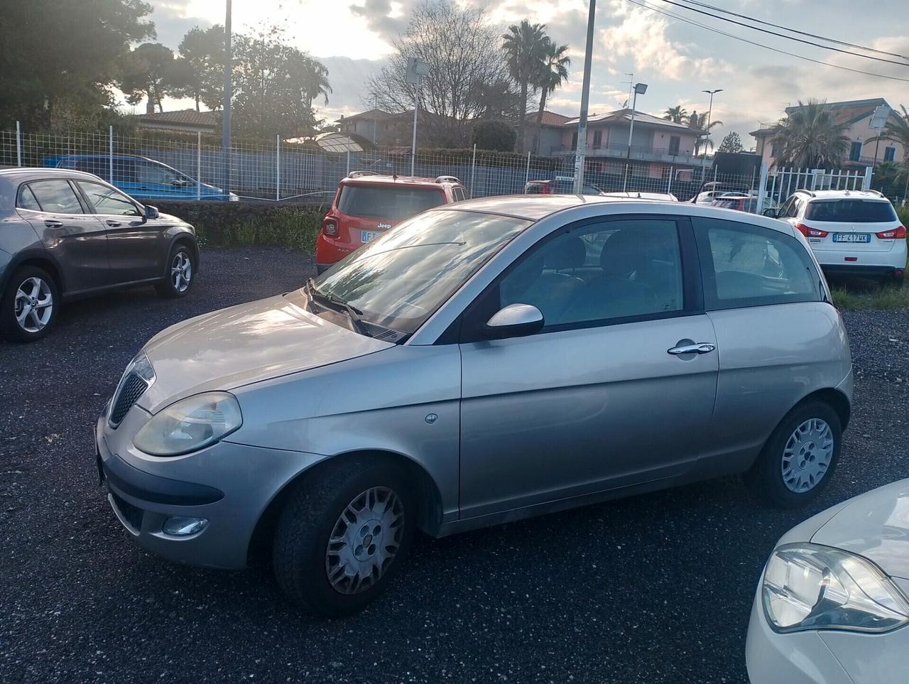 Lancia Ypsilon 1.2 Argento