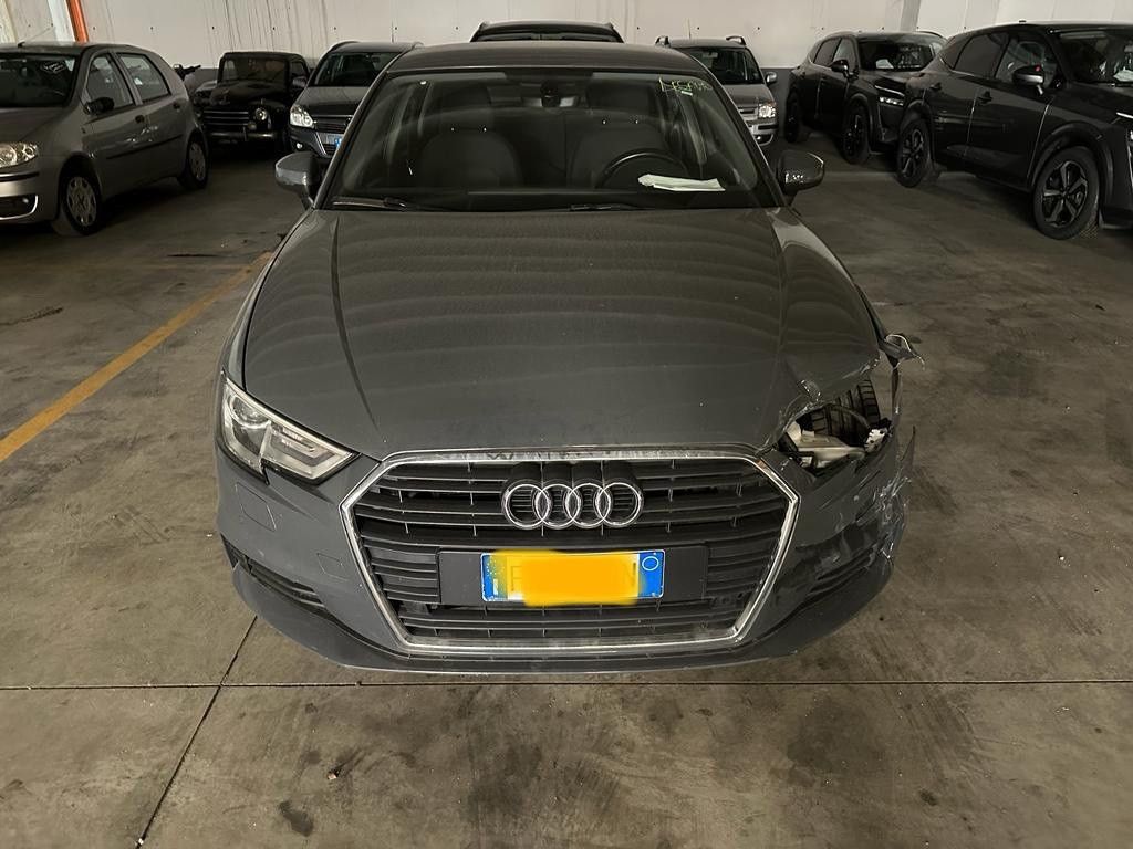 Audi A3 SPB 30 TDI S tronic piccolo danno carrozzeria