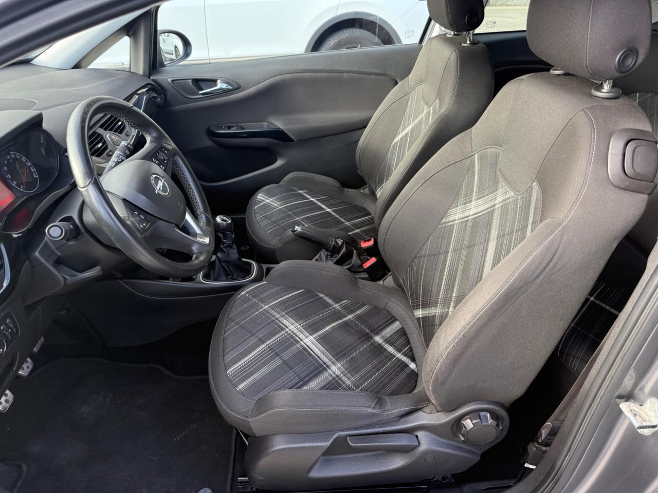 Opel Corsa 1.4 90CV GPL Tech Coupé b-Color