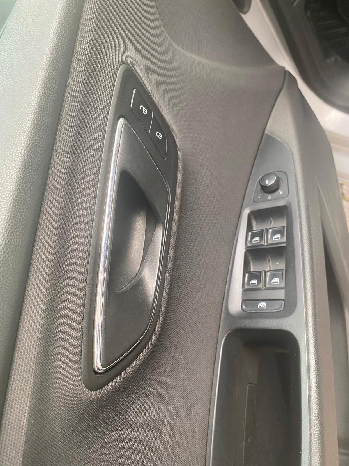 Seat Leon 1.6 TDI 105 CV ST Business NAVI