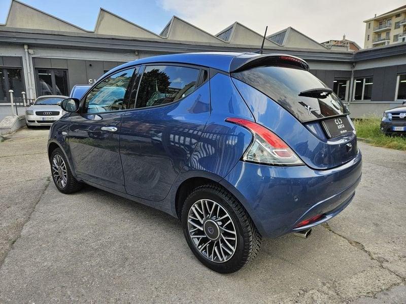Lancia Ypsilon 1.0 FireFly 70cv Hybrid