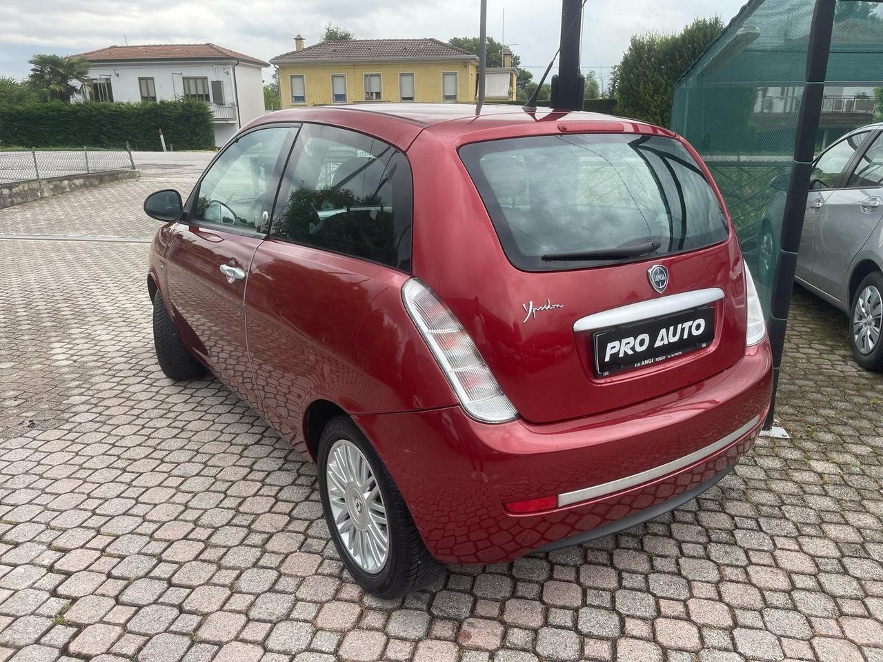 Lancia Ypsilon 1.4 Platino Ecochic GPL