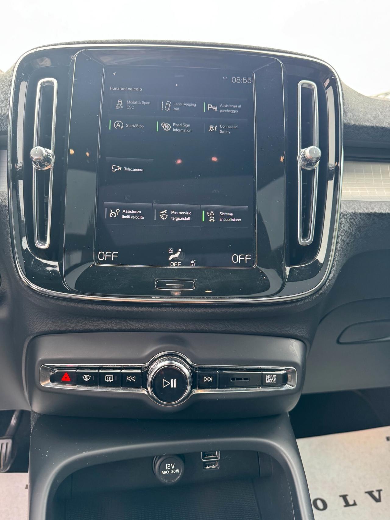 Volvo XC40 T2 Geartronic Momentum Pro