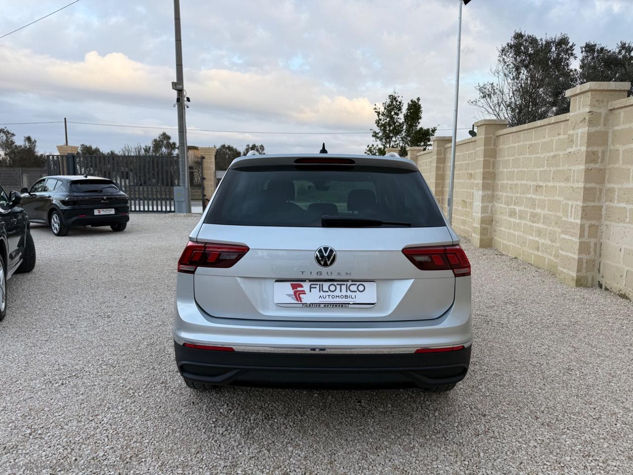 VOLKSWAGEN Tiguan 2.0 TDI 150CV SCR DSG Life TELECAMERA - FARI LED -FULL