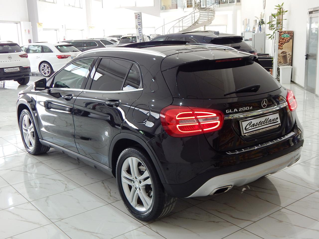 Mercedes-Benz GLA 200 d Sport Enduro Aut. TETTO-NAVI-PELLE-PARK-XENO-LED