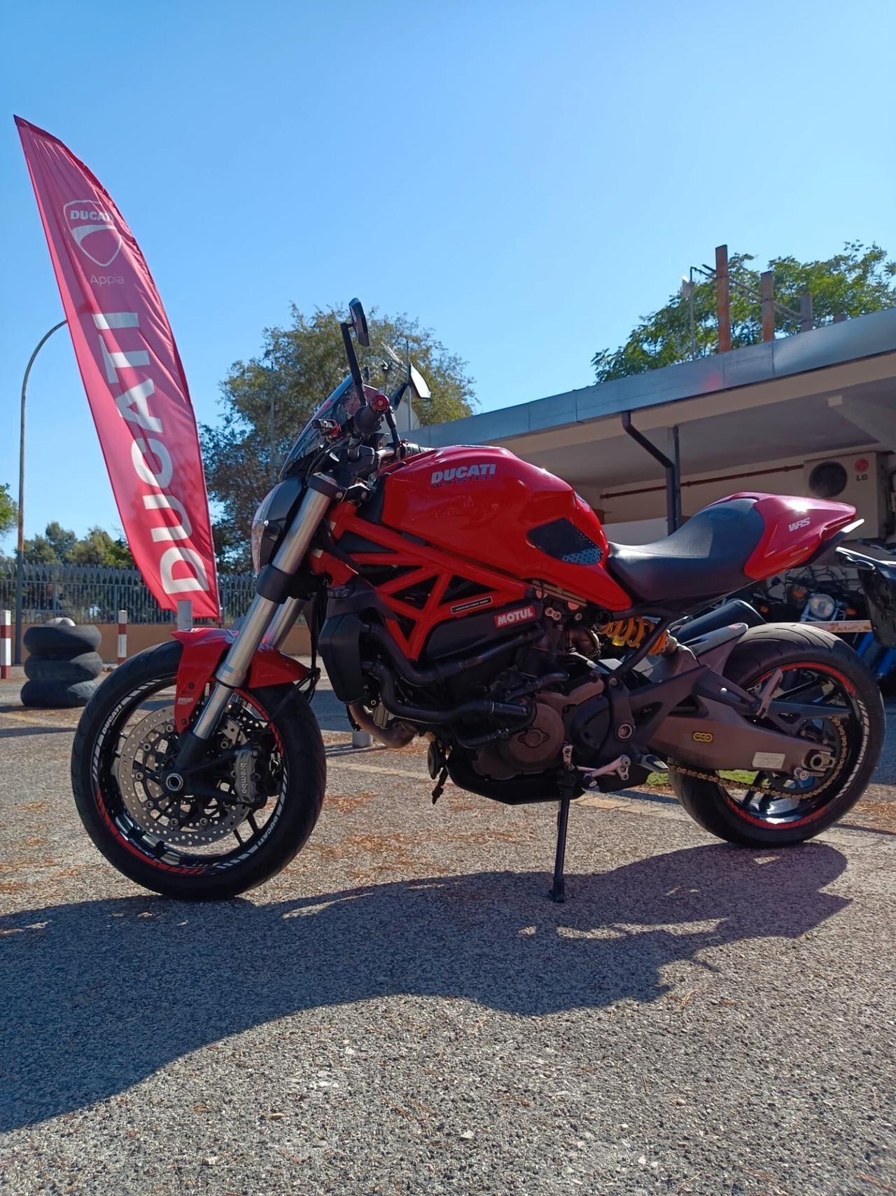 Ducati Monster 821 RED