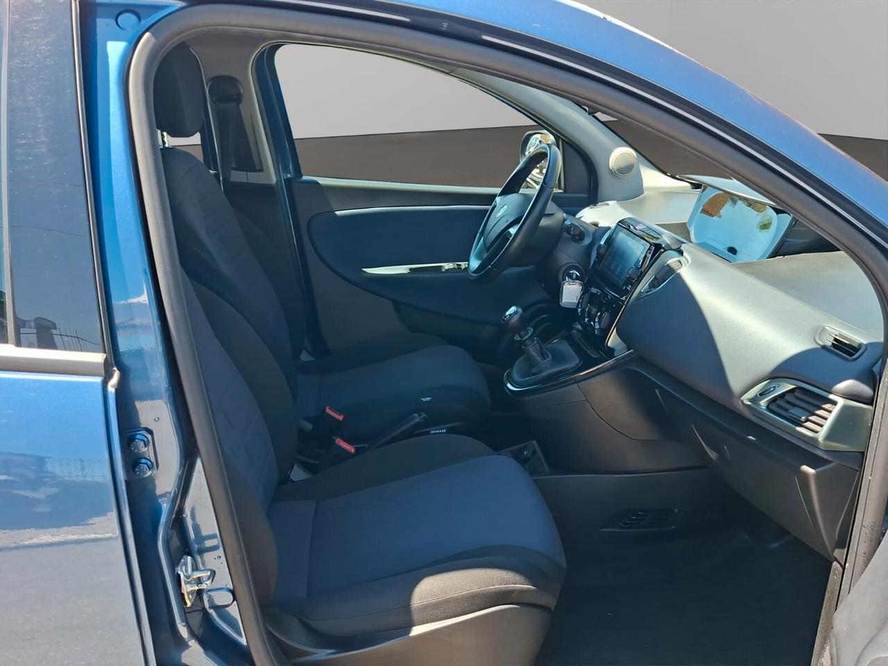 Lancia Ypsilon 1.0 FireFly 5 porte S&S Hybrid Gold