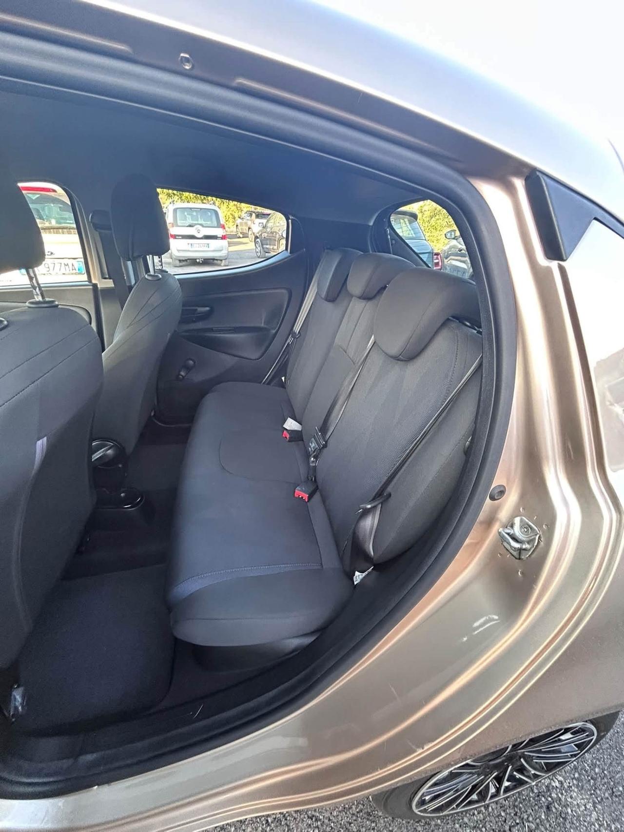 Lancia Ypsilon 1.2 69 CV 5 porte S&S Gold