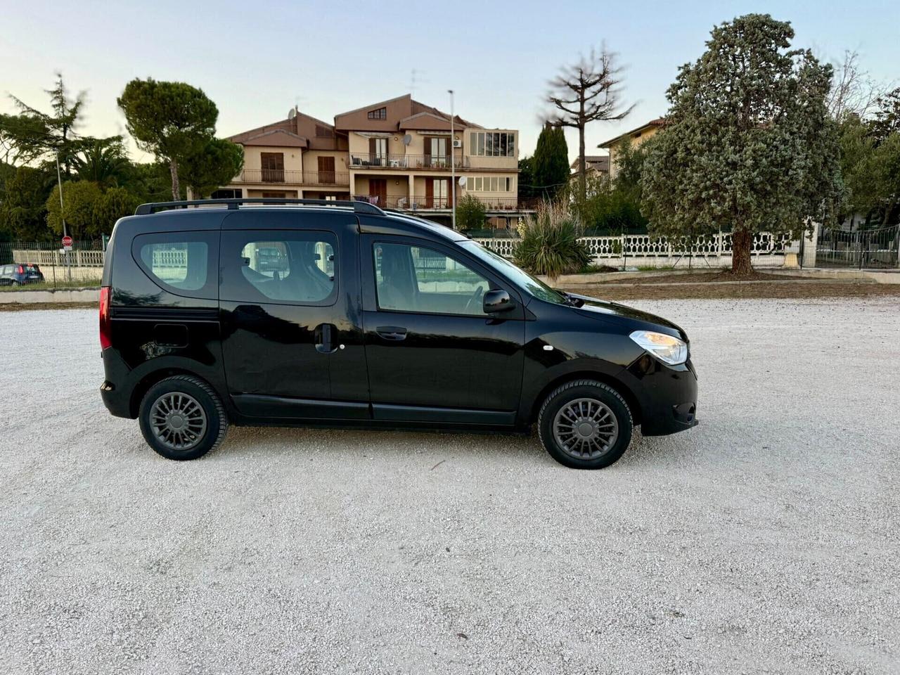 Dacia Dokker con posti 1.6 GPL neopatentati UNIPROPR