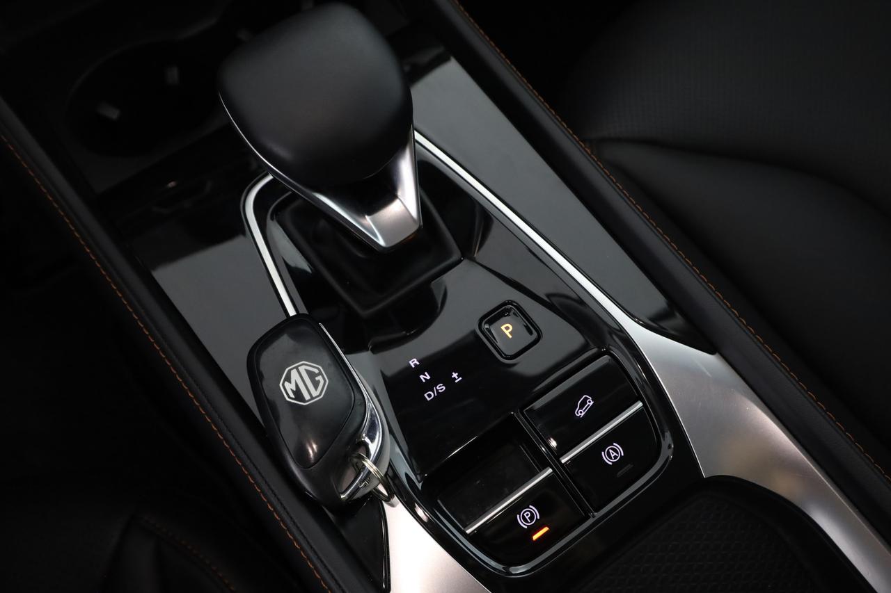 MG HS 1.5T-GDI AT Luxury