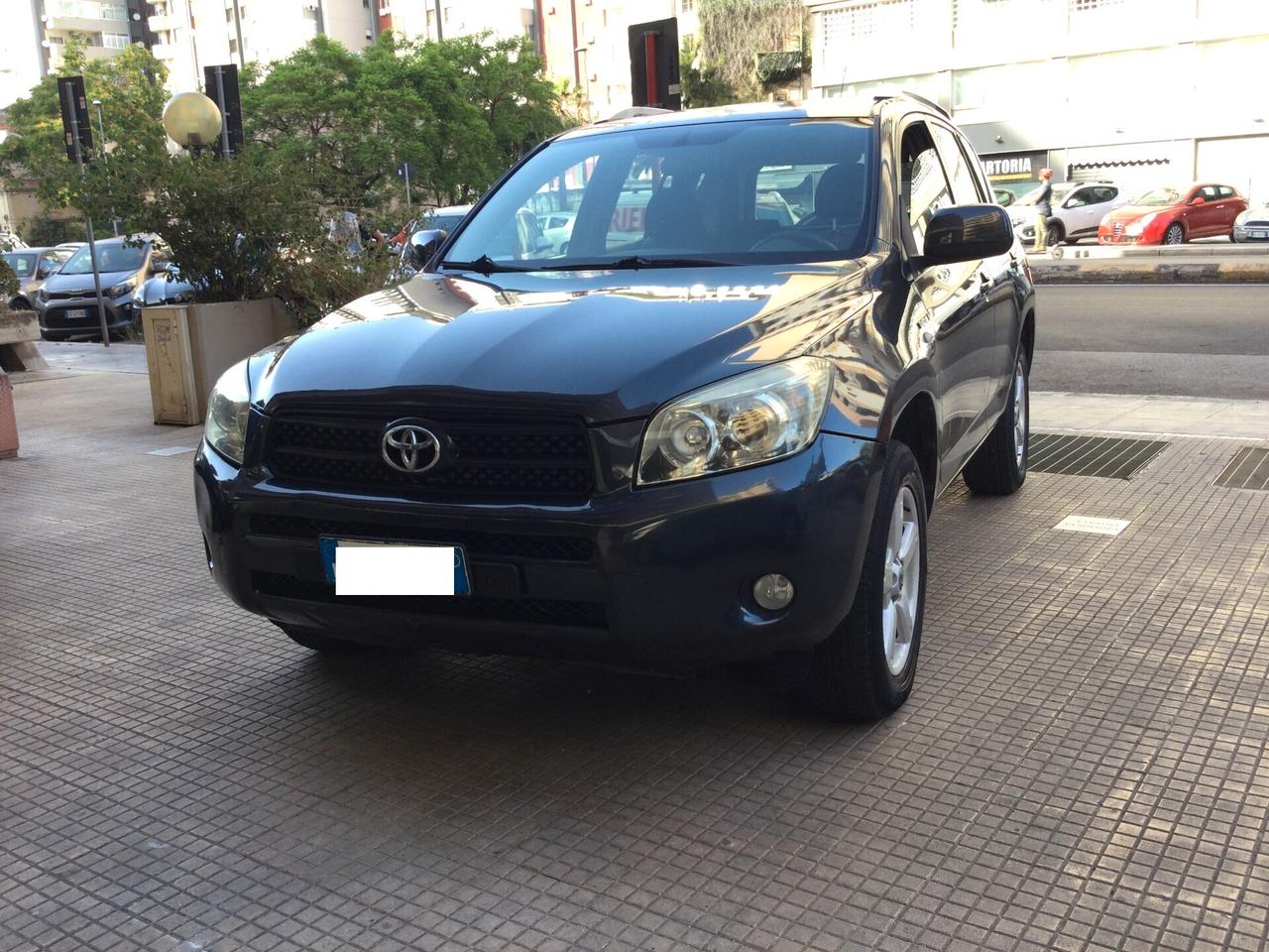 Toyota RAV 4 2.2 D-4D 136 CV Luxury